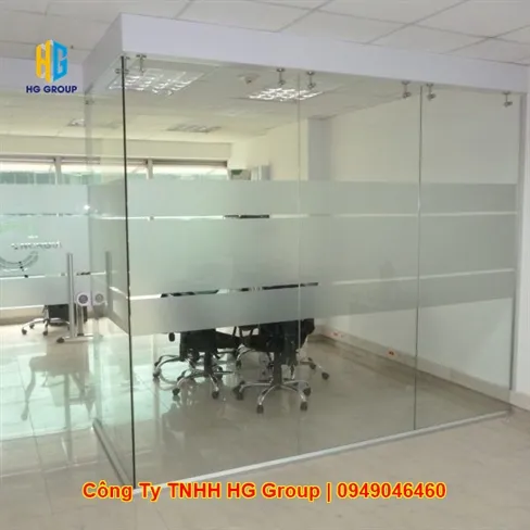 Dịch Vụ Thi Công Dán Decal Kính Văn Phòng Đẹp, Giá Rẻ Tại Cần Thơ